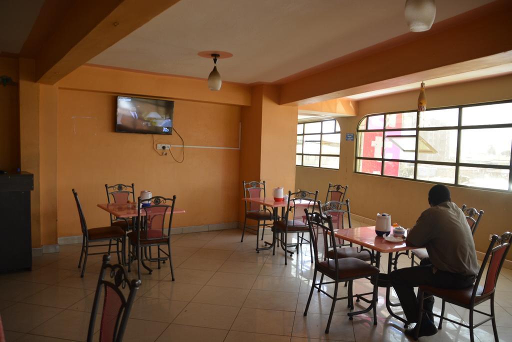 Starehe Link Hotel Nairobi Bagian luar foto